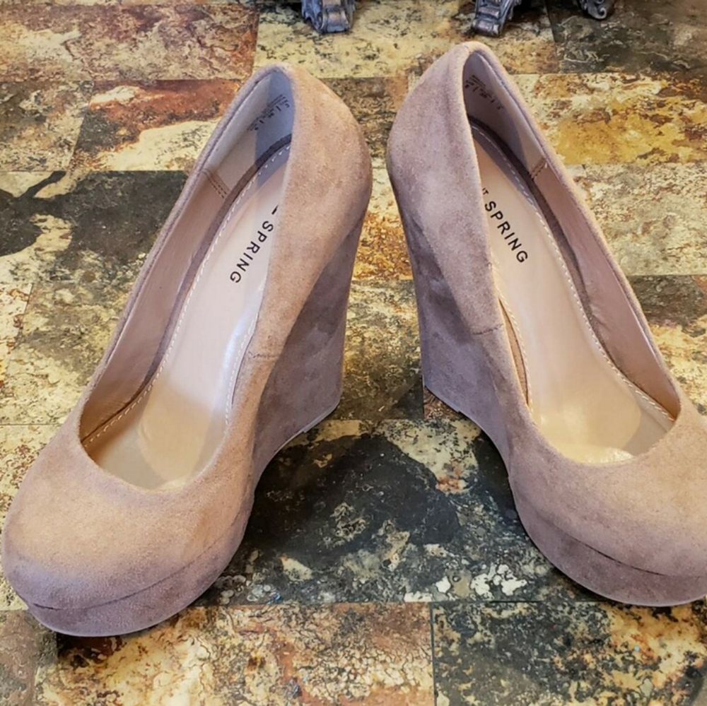 Shoes - Picture 3 of 3